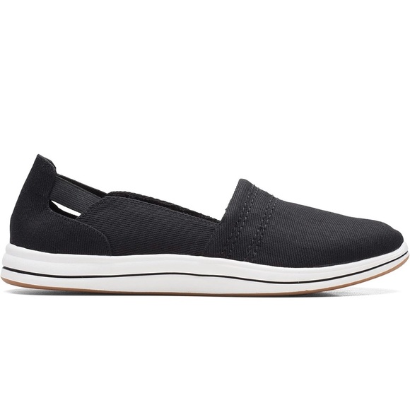 CLARKS - NWT - Cloudsteppers Black Slip-On Shoes Sneakers - Picture 1 of 12